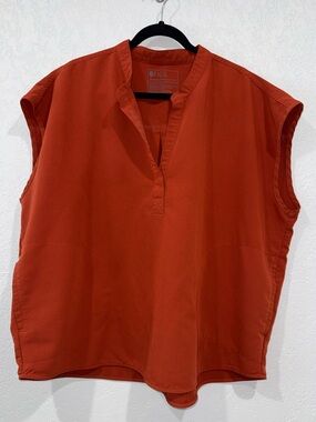 FIGS Women's Rust Orange V-Neck Cap Sleeve Tunic